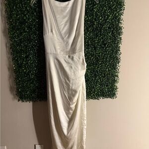 Selfie Leslie Ivory bridal dress